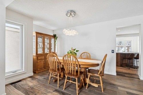 179 Mt Copper Park Se, Calgary, AB - Indoor Photo Showing Dining Room