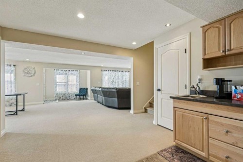 120 Hidden Creek Circle Nw, Calgary, AB - Indoor Photo Showing Kitchen