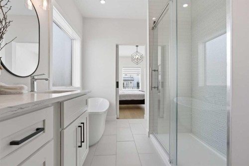 103 Oakmere Green, Chestermere, AB - Indoor Photo Showing Bathroom