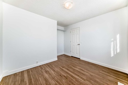 60 Erin Mount Crescent Se, Calgary, AB - Indoor Photo Showing Other Room