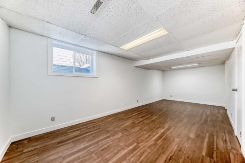 60 Erin Mount Crescent Se, Calgary, AB - Indoor