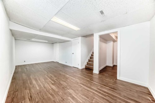 60 Erin Mount Crescent Se, Calgary, AB - Indoor Photo Showing Other Room