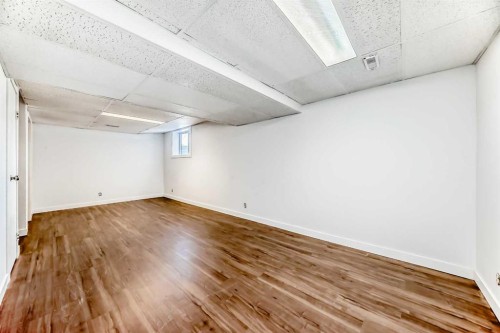 60 Erin Mount Crescent Se, Calgary, AB - Indoor