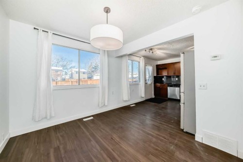 60 Erin Mount Crescent Se, Calgary, AB - Indoor Photo Showing Other Room