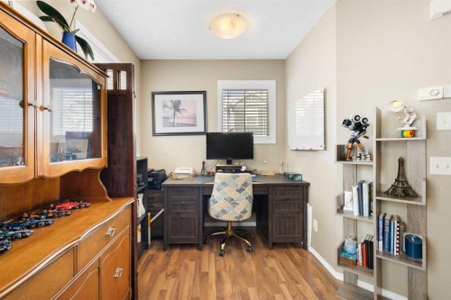241 Elgin Gardens Se, Calgary, AB - Indoor Photo Showing Office