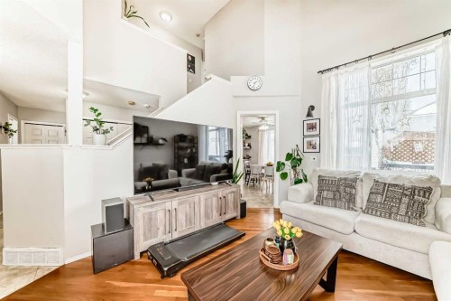 155 Erin Meadow Way Se, Calgary, AB - Indoor Photo Showing Living Room
