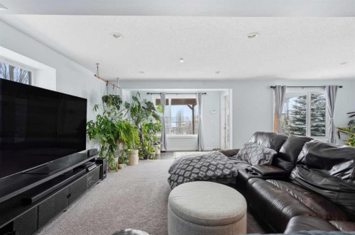 99 Sunset View, Cochrane, AB - Indoor