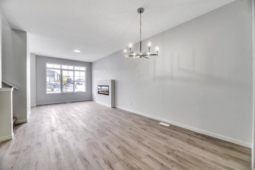 220 Annette Villas Nw, Calgary, AB - Indoor Photo Showing Other Room