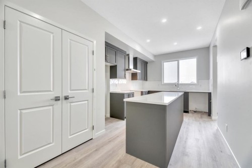 220 Annette Villas Nw, Calgary, AB - Indoor Photo Showing Kitchen