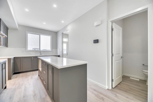 220 Annette Villas Nw, Calgary, AB - Indoor Photo Showing Kitchen With Upgraded Kitchen