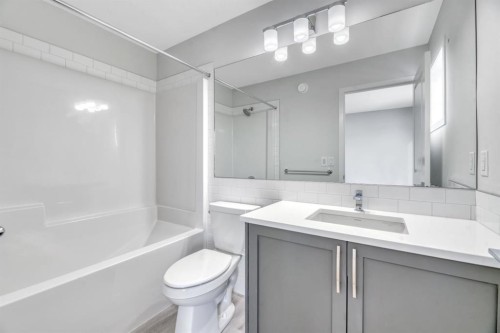 220 Annette Villas Nw, Calgary, AB - Indoor Photo Showing Bathroom