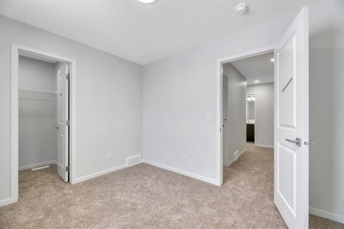 220 Annette Villas Nw, Calgary, AB - Indoor Photo Showing Other Room