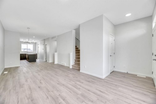 220 Annette Villas Nw, Calgary, AB - Indoor Photo Showing Other Room