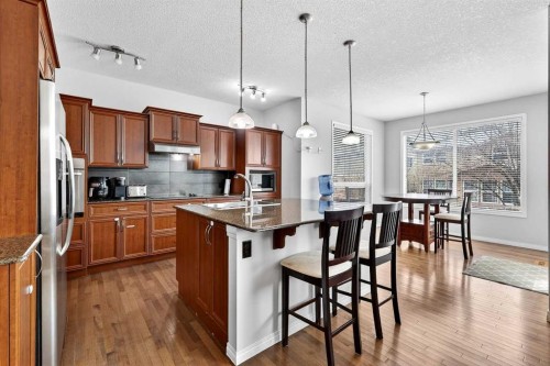38 Silverado Skies Crescent, Calgary, AB - Indoor Photo Showing Kitchen