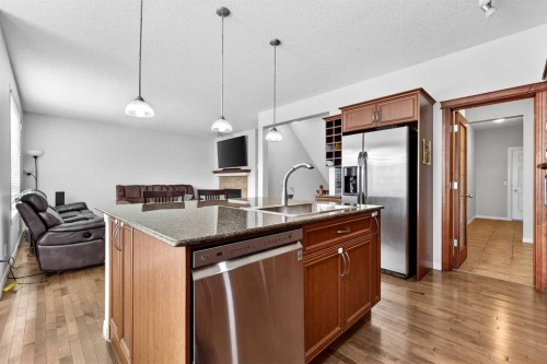 38 Silverado Skies Crescent, Calgary, AB - Indoor Photo Showing Kitchen