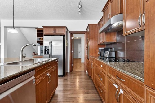 38 Silverado Skies Crescent, Calgary, AB - Indoor Photo Showing Kitchen