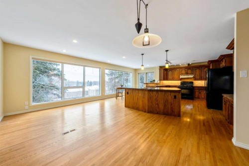 3316 24 Street Nw, Calgary, AB - Indoor Photo Showing Kitchen