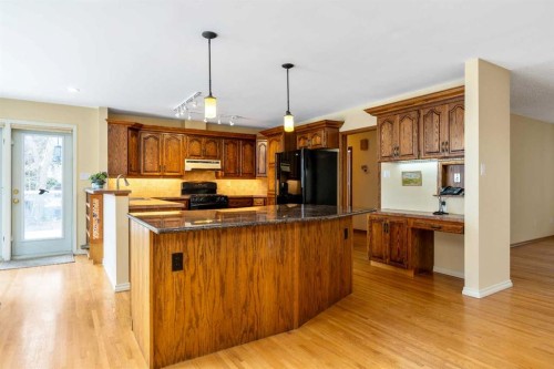 3316 24 Street Nw, Calgary, AB - Indoor Photo Showing Kitchen