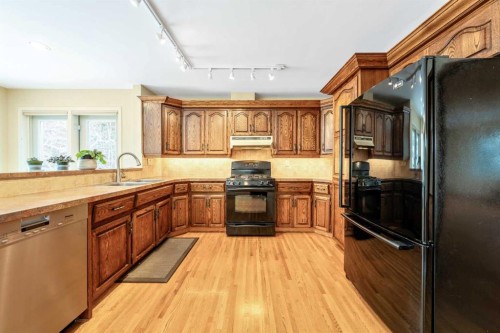 3316 24 Street Nw, Calgary, AB - Indoor Photo Showing Kitchen