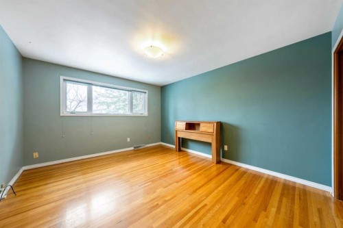 3316 24 Street Nw, Calgary, AB - Indoor Photo Showing Other Room