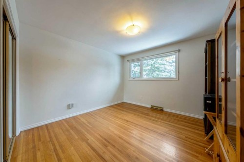 3316 24 Street Nw, Calgary, AB - Indoor Photo Showing Other Room