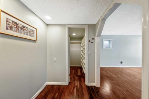 3316 24 Street Nw, Calgary, AB - Indoor Photo Showing Other Room