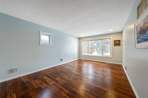 3316 24 Street Nw, Calgary, AB - Indoor Photo Showing Other Room