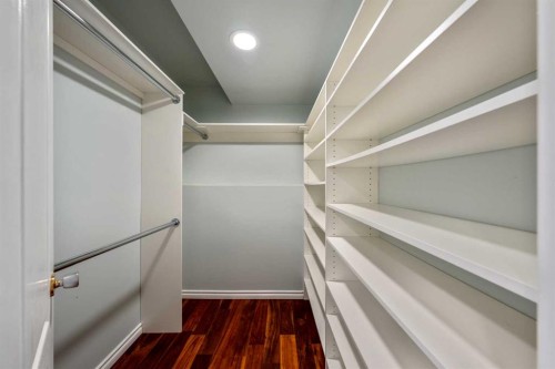 3316 24 Street Nw, Calgary, AB - Indoor With Storage