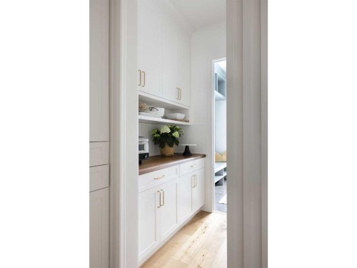 2028 41 Avenue Sw, Calgary, AB - Indoor Photo Showing Other Room