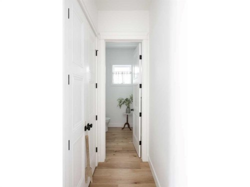 2028 41 Avenue Sw, Calgary, AB - Indoor Photo Showing Other Room