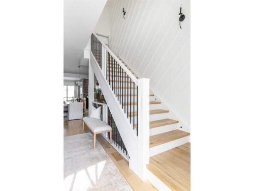 2028 41 Avenue Sw, Calgary, AB - Indoor Photo Showing Other Room