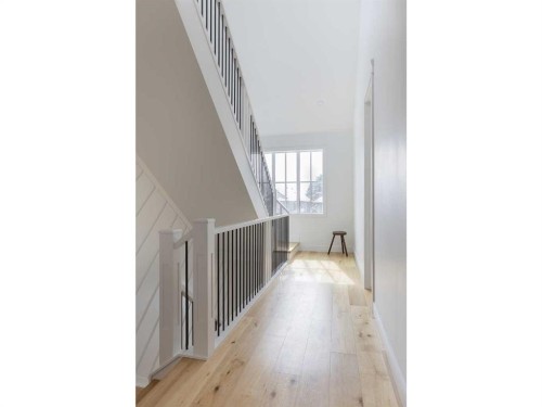 2028 41 Avenue Sw, Calgary, AB - Indoor Photo Showing Other Room