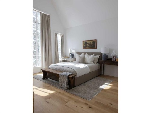 2028 41 Avenue Sw, Calgary, AB - Indoor Photo Showing Bedroom