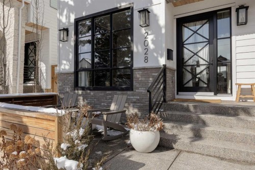 2028 41 Avenue Sw, Calgary, AB - 
