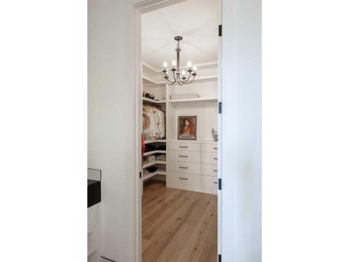 2028 41 Avenue Sw, Calgary, AB - Indoor