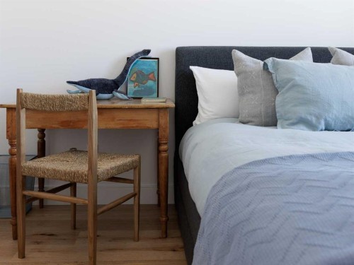 2028 41 Avenue Sw, Calgary, AB - Indoor Photo Showing Bedroom