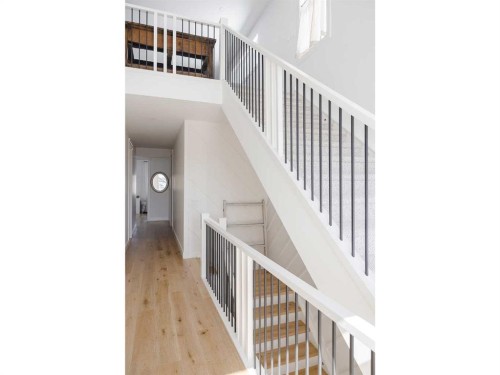 2028 41 Avenue Sw, Calgary, AB - Indoor Photo Showing Other Room