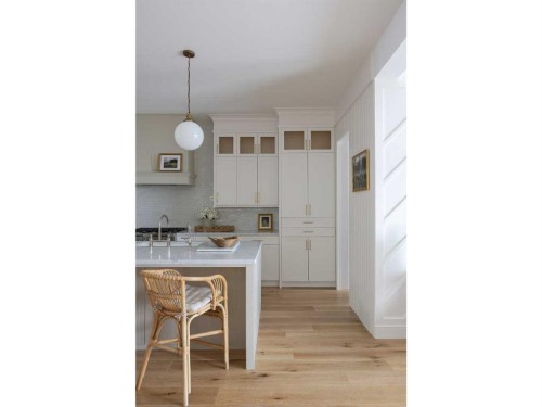 2028 41 Avenue Sw, Calgary, AB - Indoor