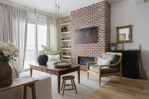 2028 41 Avenue Sw, Calgary, AB - Indoor