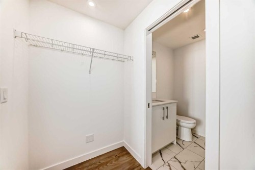 2309-63 Corner Glen Crescent Ne, Calgary, AB - Indoor Photo Showing Bathroom