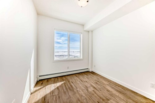 2309-63 Corner Glen Crescent Ne, Calgary, AB - Indoor Photo Showing Other Room
