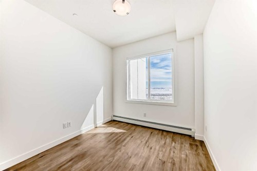 2309-63 Corner Glen Crescent Ne, Calgary, AB - Indoor Photo Showing Other Room
