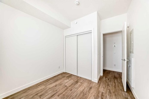 2309-63 Corner Glen Crescent Ne, Calgary, AB - Indoor Photo Showing Other Room