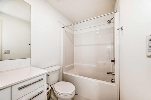 2309-63 Corner Glen Crescent Ne, Calgary, AB - Indoor Photo Showing Bathroom