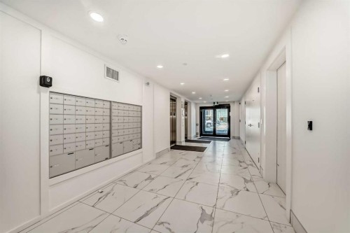 2309-63 Corner Glen Crescent Ne, Calgary, AB - Indoor Photo Showing Other Room