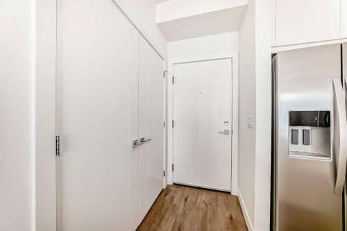 2309-63 Corner Glen Crescent Ne, Calgary, AB - Indoor Photo Showing Other Room