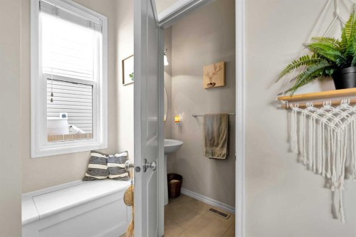 151 Heritage Drive, Cochrane, AB - Indoor Photo Showing Bathroom