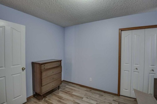 606 Diamond Court Se, Calgary, AB - Indoor