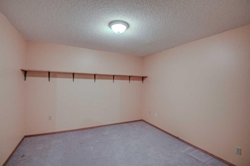 606 Diamond Court Se, Calgary, AB - Indoor Photo Showing Other Room