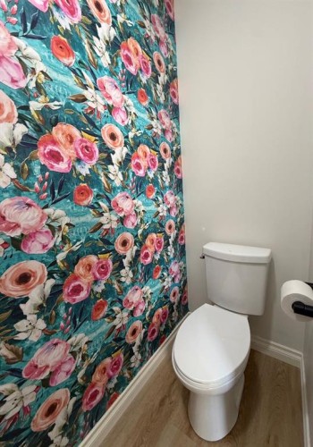 1627 Montrose Terrace Se, High River, AB - Indoor Photo Showing Bathroom